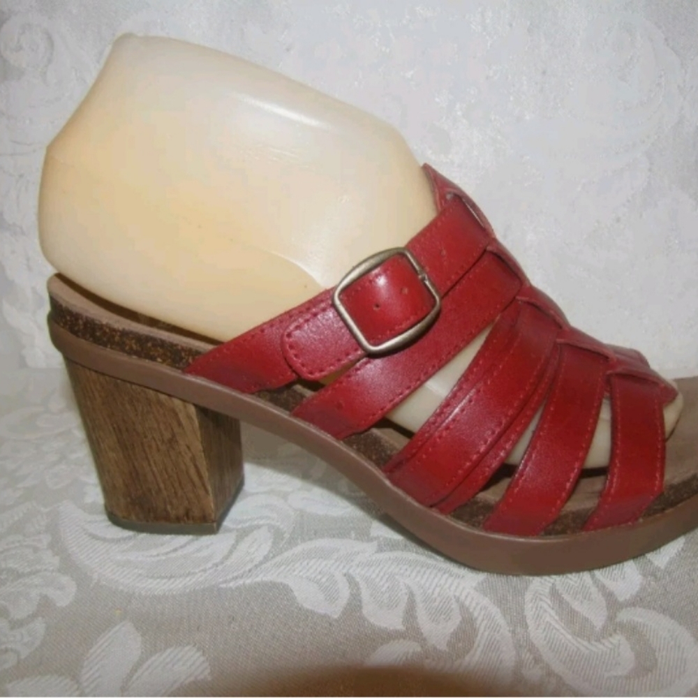DANSKO CUTE CLASSY RED LEATHER STRAPPY HEELED SLID